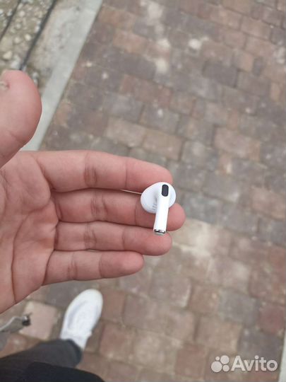 AirPods 3 поколения