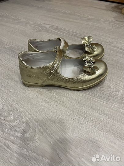 Туфли доя девочки марки тото