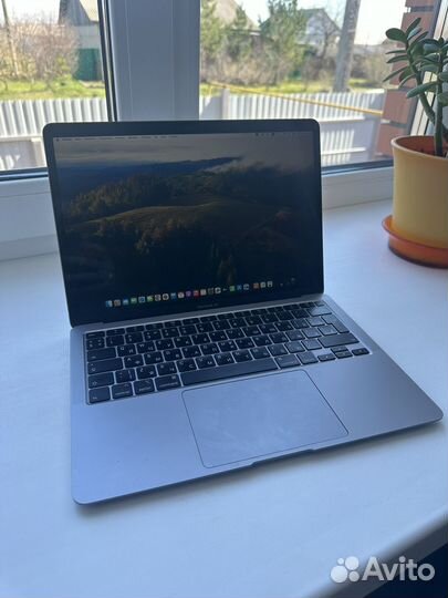 Apple MacBook air 2020 i3 256