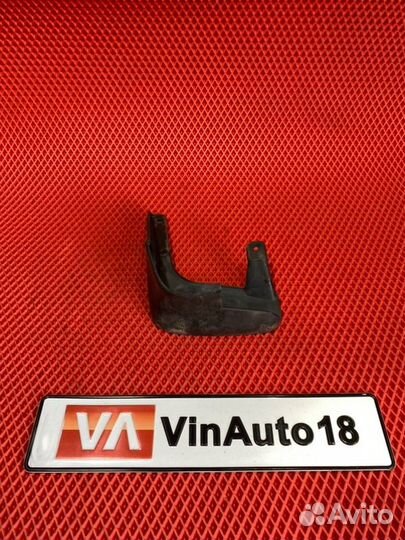 Брызговик передний левый Hyundai Ix 35 LM G4KD