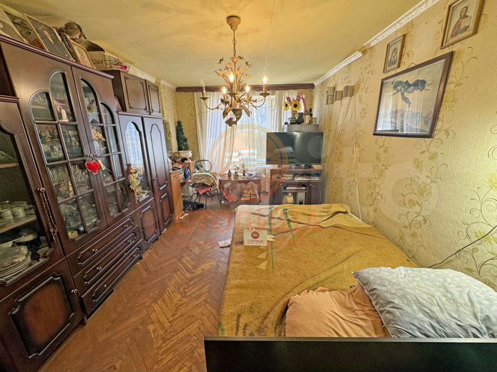 Комната 44 м² в 2-к., 1/5 эт.