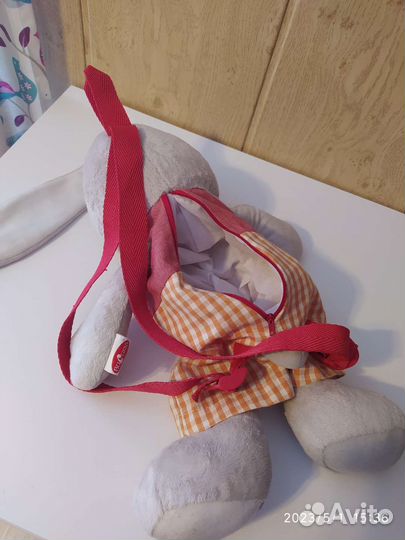 Зайцы-рюкзачки из-под конфет