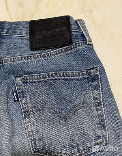 Джинсы женские levis