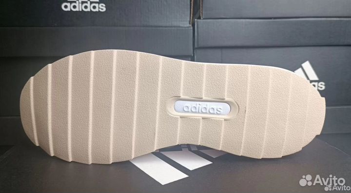 FY8418 Кроссовки женские Adidas retrorun р. 39