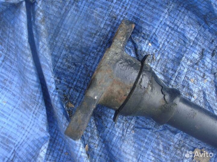 Торсион правый Mitsubishi Pajero V11V 1996