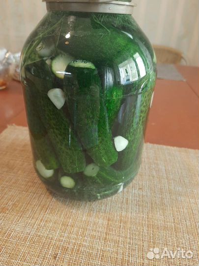 Огурцы малосольные,хреновина домашняя