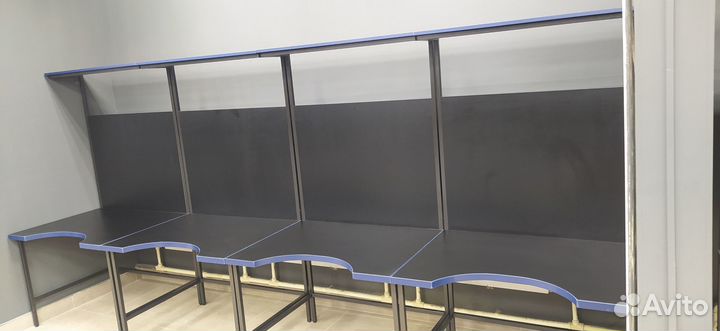 Столы для компьютерного клуба и другая мебель на з