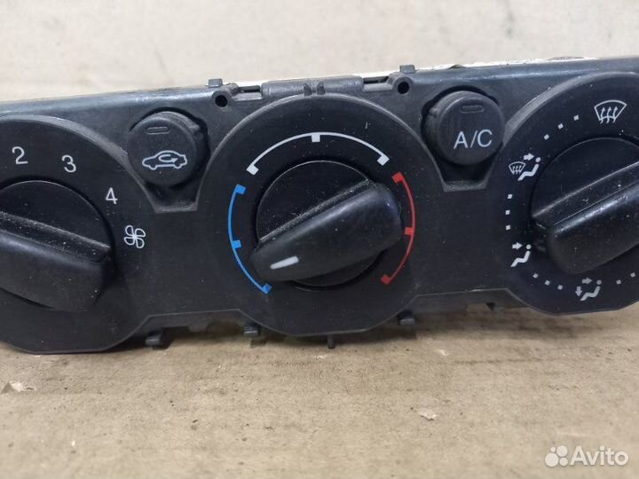 Блок управления климат-контролем Ford Focus 2 Plus