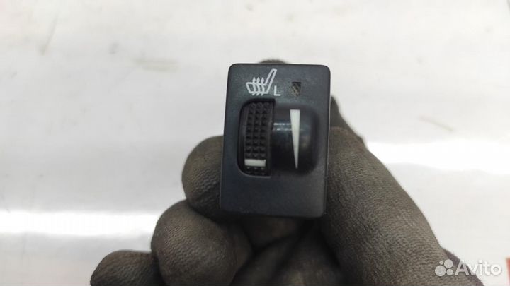Кнопка обогрева сидений Toyota Camry V50 84751-330