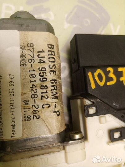 Моторчик стеклоподъемника задний правый Vw Jetta 4