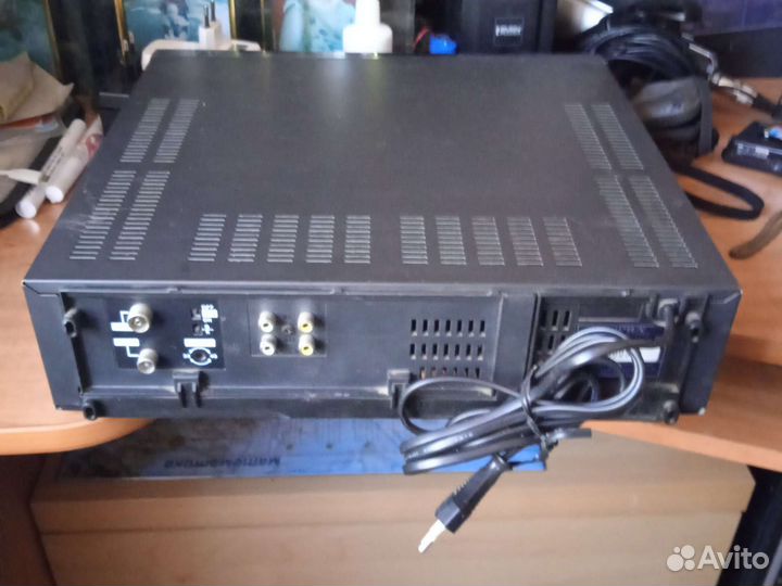 Видеомагнитофон supra