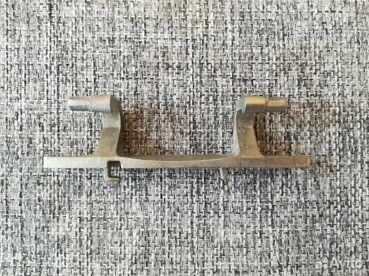 Петля люка Beko 2905730100 Б/У