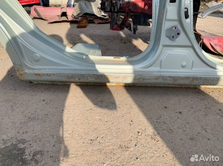 Порог правый Hyundai Elantra XD G4ED 2004