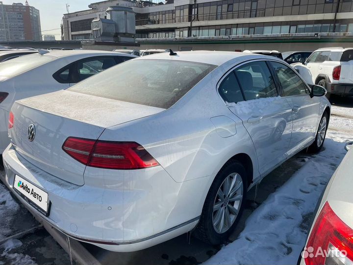 Volkswagen Passat 1.8 AMT, 2018, 110 000 км