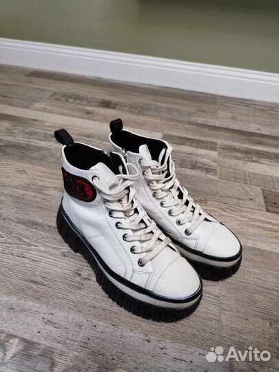 Ботинки Love moschino 38 р-р натуральная кожа