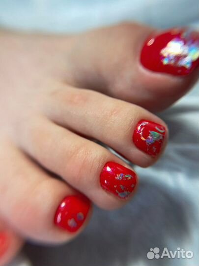 Маникюр с покрытием гель-лаком