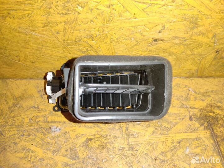 Дефлектор обдува салона левый Hyundai H1 (Starex)