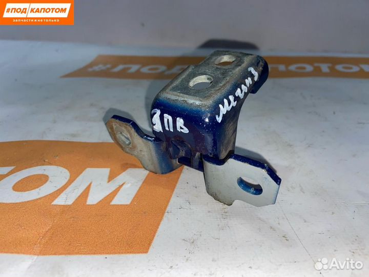 Петля двери задней правой Renault Megane 3