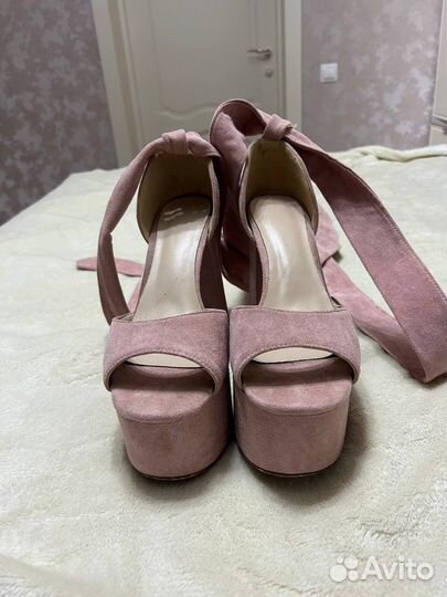 Каблуки на платформе