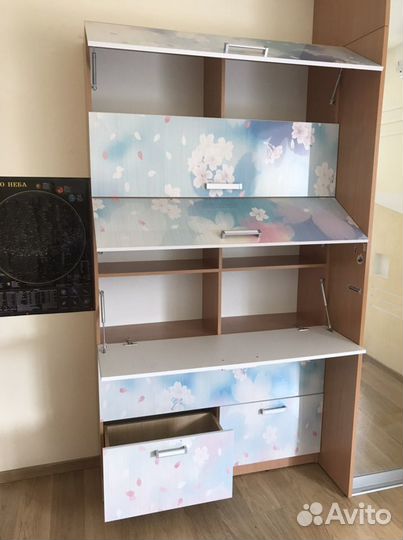 Столик и шкафчик