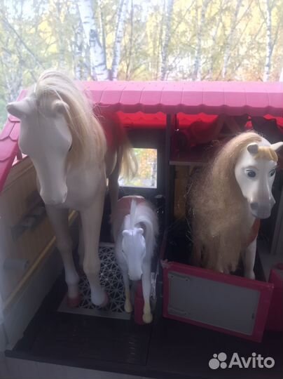 Конюшня игровой набор с конями