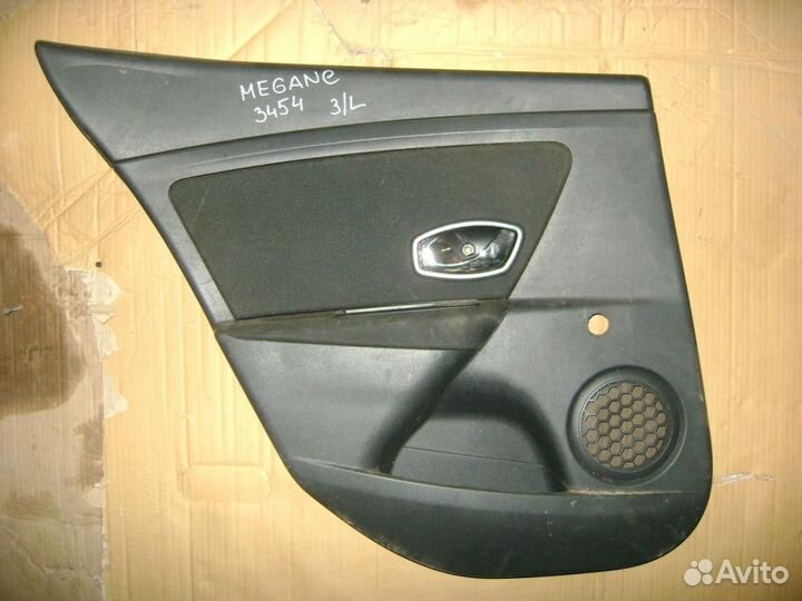 Обшивка двери задней левой Renault Megane 3