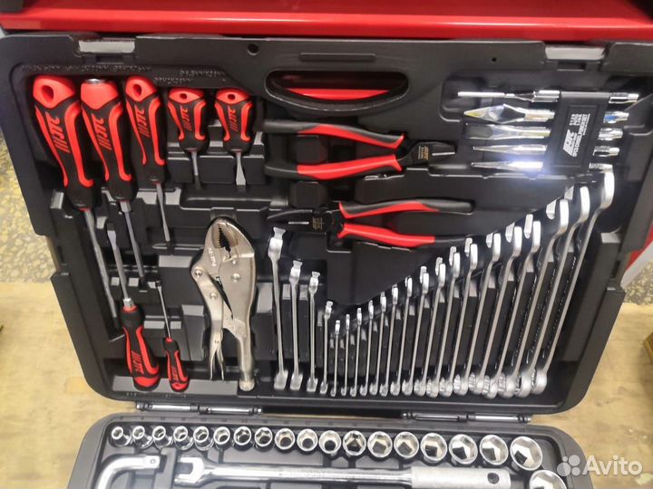 Набор инструментов 156 пр слесарно-монтажный