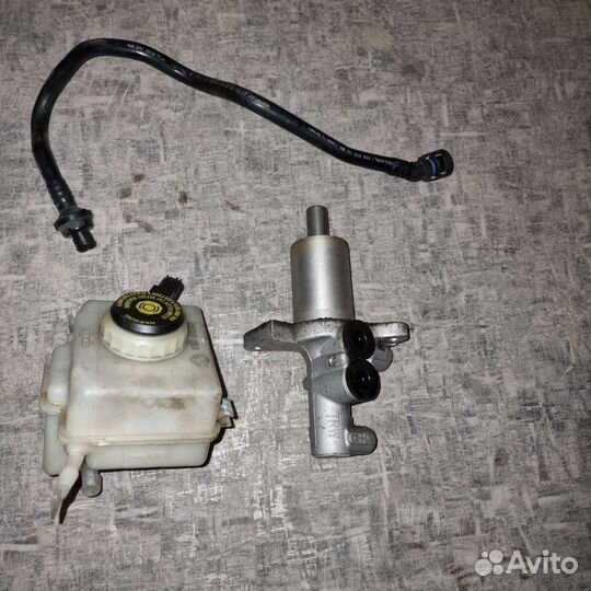 Главный тормозной цилиндр BMW X5 E70 3.0D