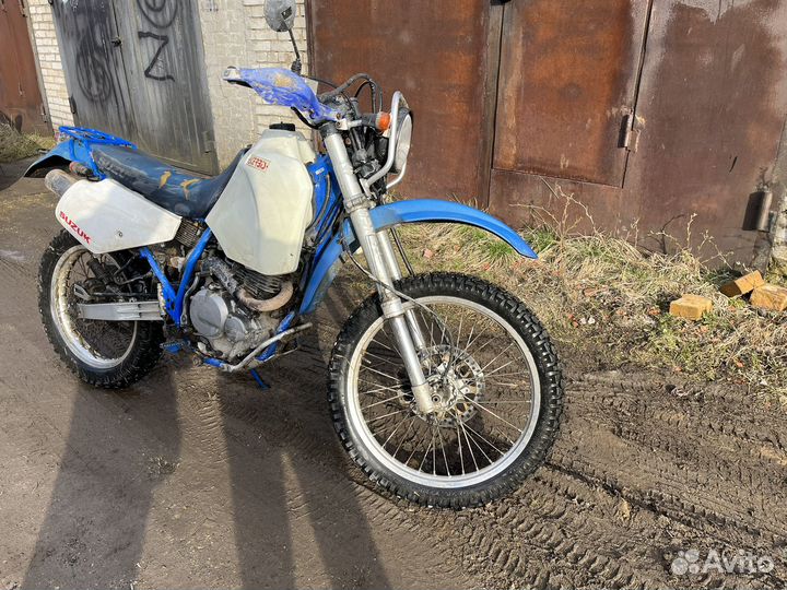 Suzuki dr 250