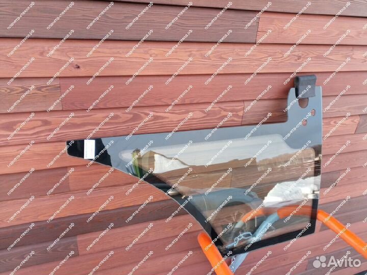 Стекло для экскаватора-погрузчика Hidromek HMK 102