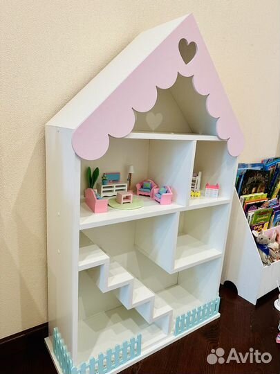 Домик стеллаж для кукол 120х70