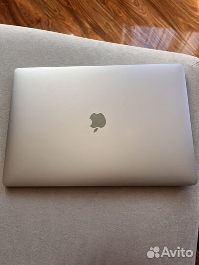 Macbook pro 15 2017 i7 16gb