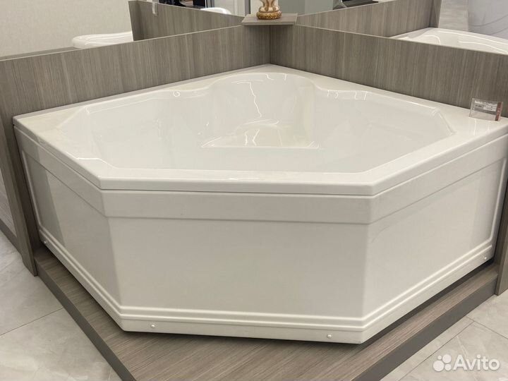 Ванна угловая