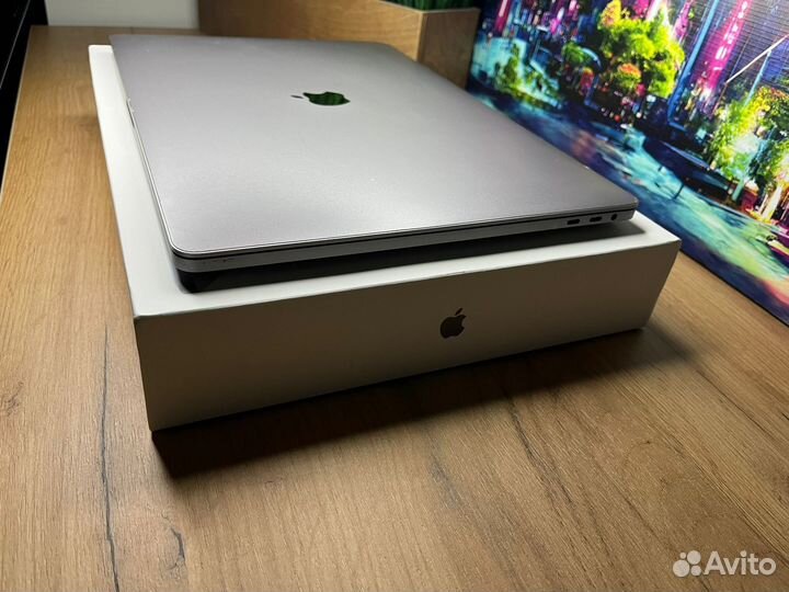 Macbook pro 16 2020 i7-16gb-512гб Полный комплект