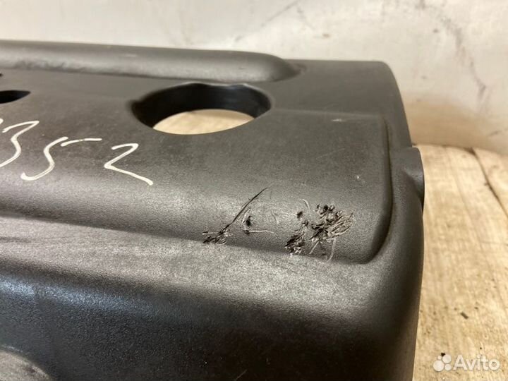 Декоративная крышка двигателя Toyota Avensis T25