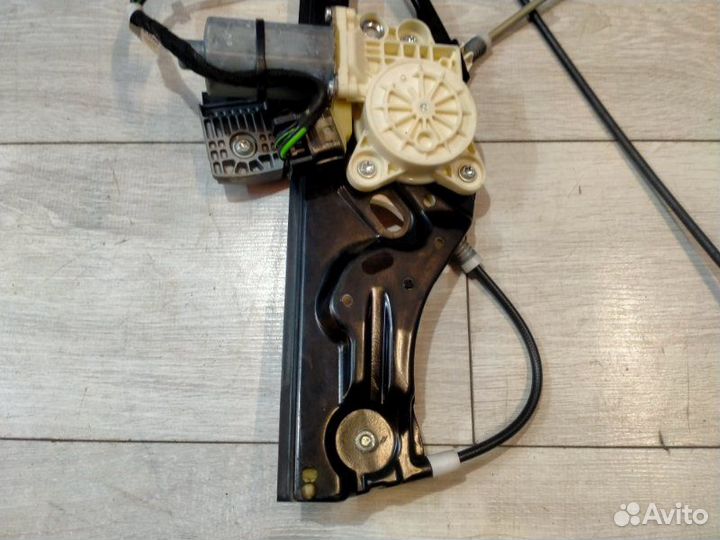 Стеклоподъемник передний правый Mercedes-Benz