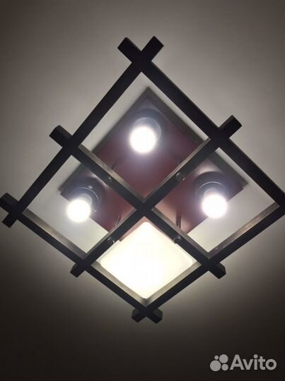 Продам Люстру