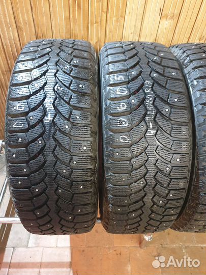 Bridgestone Blizzak Spike-01 225/60 R17 104T