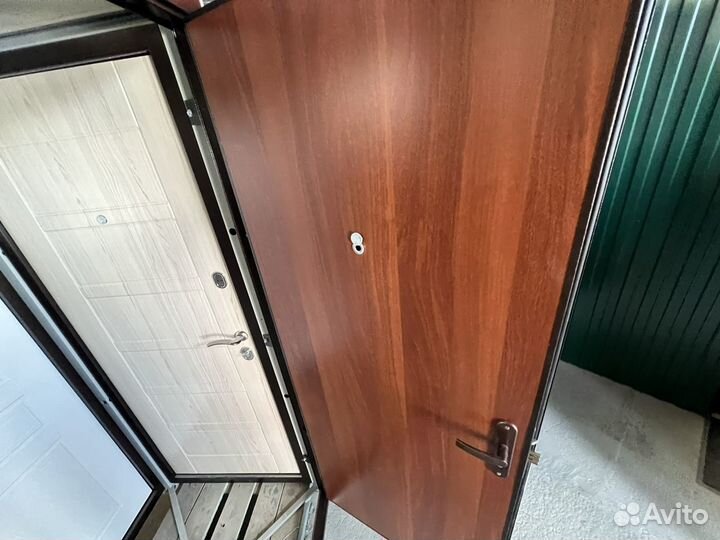 Входная дверь металлическая