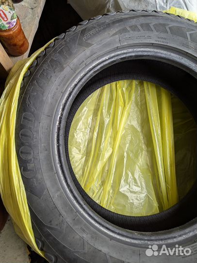 Goodyear UltraGrip Ice Arctic SUV 225/65 R17 102T