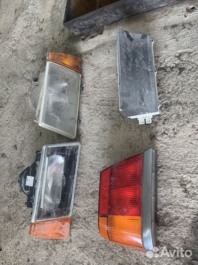 Передние фары,приборная панкль,дверь
