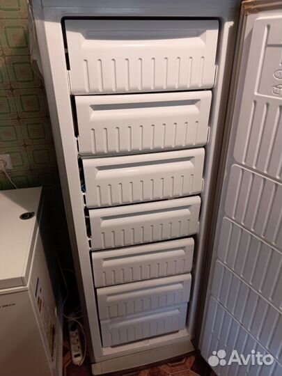 Морозильник indesit sfr167s
