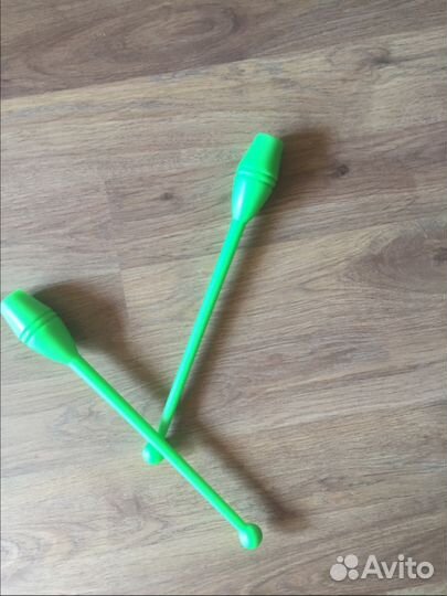 Продаю гимнастический мяч, булавы