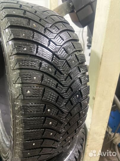 Michelin Agilis X-Ice North 225/45 R17