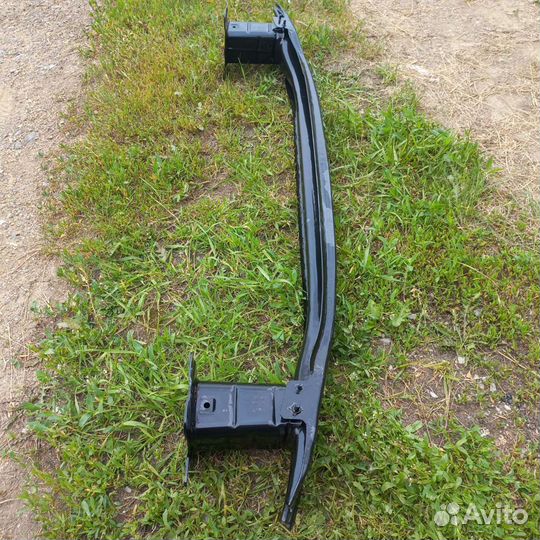 Усилитель заднего бампера Volkswagen Tiguan 2