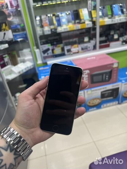 iPhone 5SE 32gb акб:100 идеал