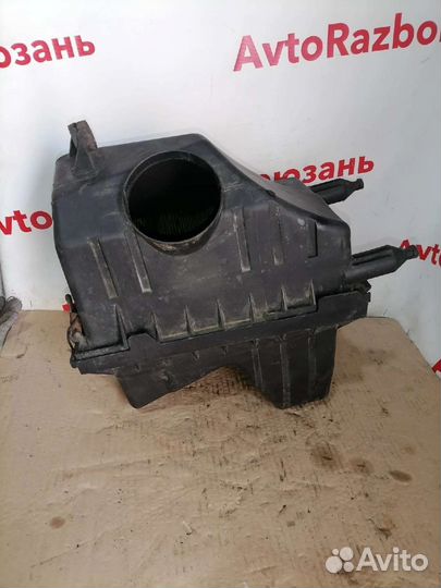 Корпус воздушного фильтра Ford Maverick