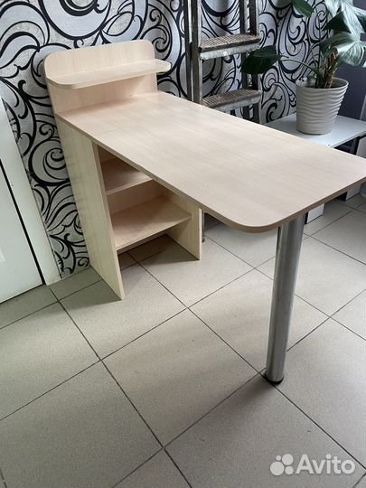 Маникюрный стол бу