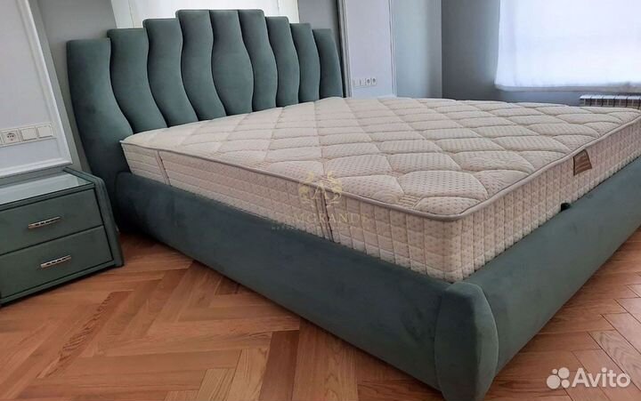 Кровать