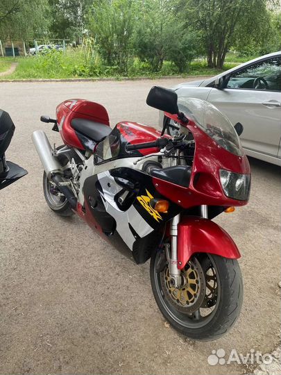 Suzuki gsx-r 750 srad
